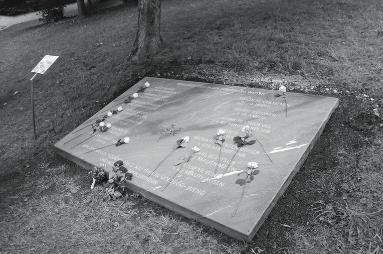 Der Gedenkstein für die Opfer des Der Gedenkstein für die Opfer des 'Sturm' am 2. Juli 1944 in Goldegg-Wenig © Verein 'Freunde des Deserteurdenkmals Goldegg'